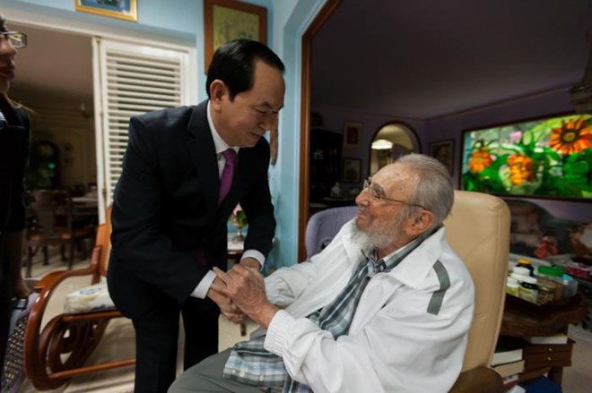 Staatspräsident Tran Dai Quang besucht den kubanischen Revolutionsführer Fidel Castro